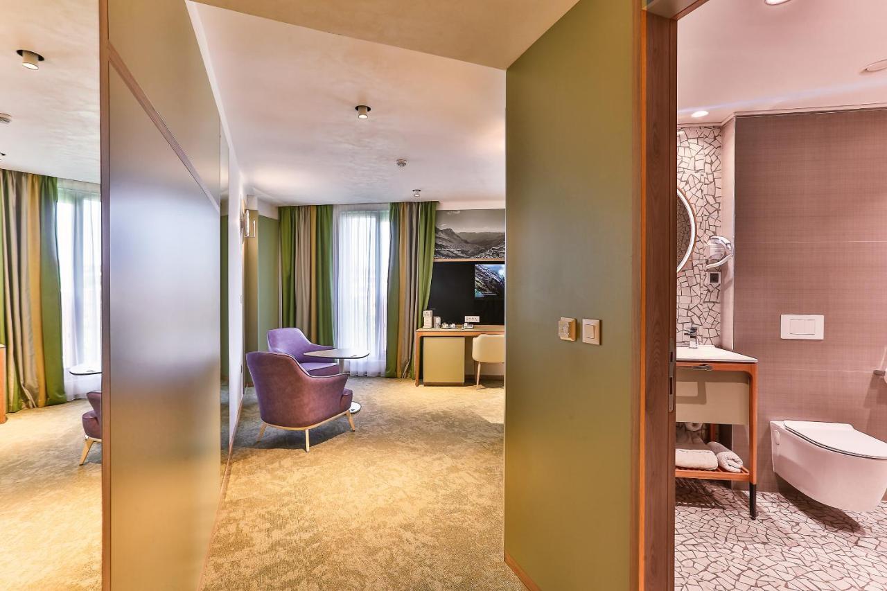 Carine Hotel Centar Podgorica Luaran gambar